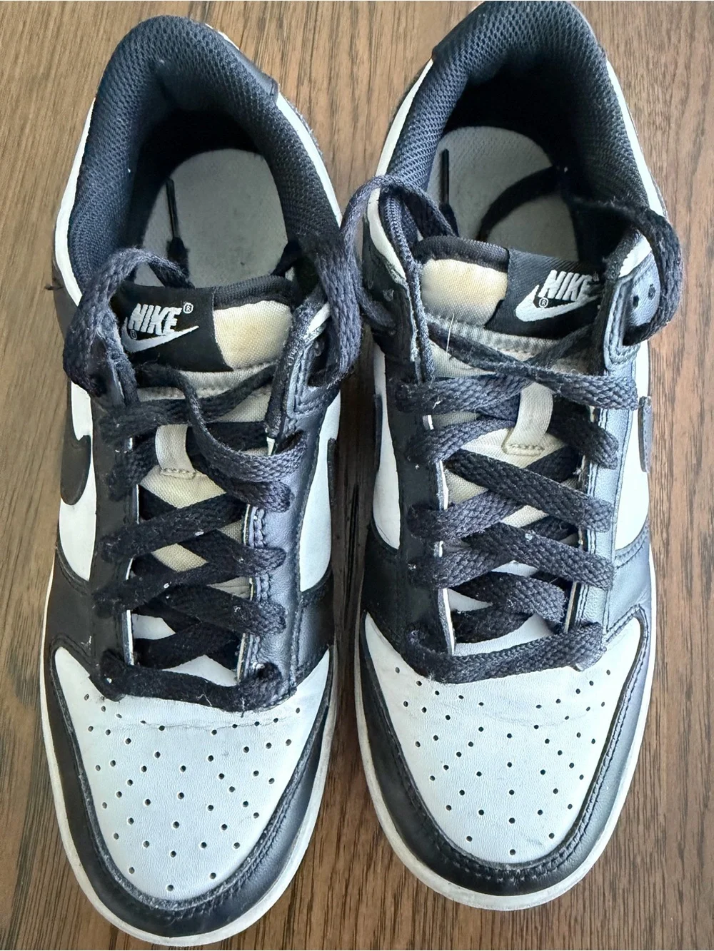 Nike Kids Low-Top Sneaker in Black and White